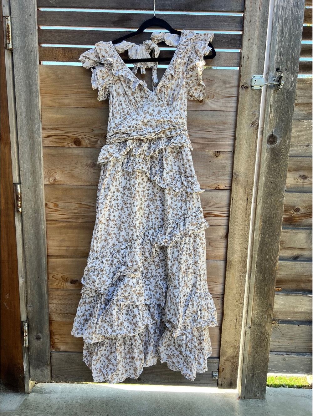 Women's Floral Ruffle Maxi Dress with V-Neck and Tie Back